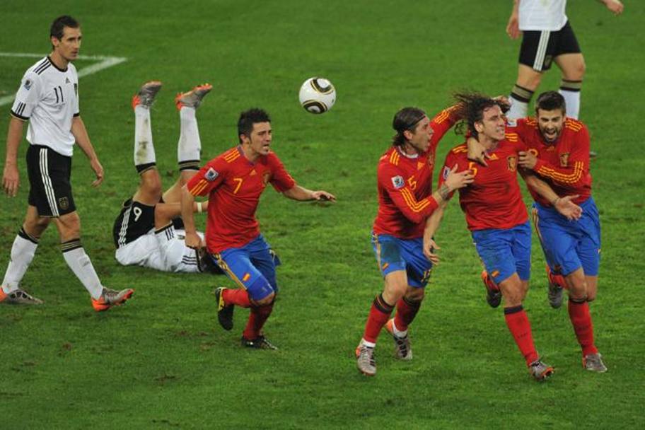 In 500 partite tra Barcellona e Spagna, Carles Puyol ha realizzato appena 15 reti ma quella segnata nella semifinale del Mondiale 2010 vale un&#39;intera carriera. Germania abbattuta e finale conquistata contro l&#39;Olanda. Afp